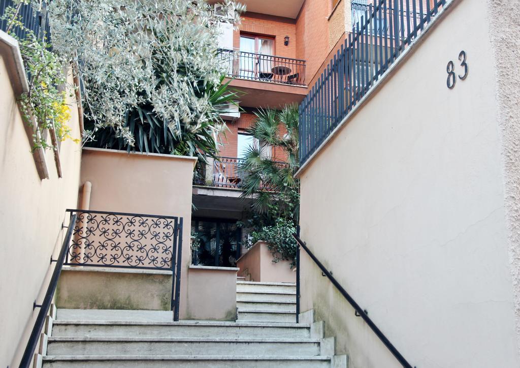 Fermata San Pietro - Appartamento Con Parcheggio Rome Luaran gambar